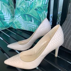 BCBG nude snakeskin embossed point toe stiletto